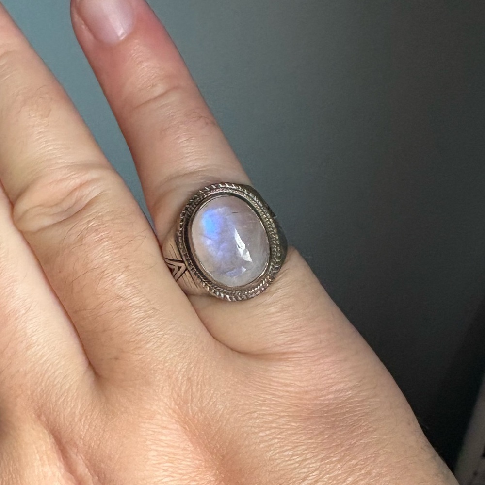 Vintage Luminous Silver Moonstone Ring